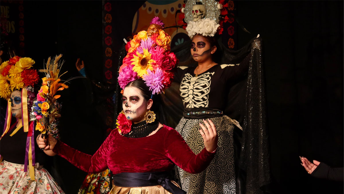 Dia de Muertos (Day of the Dead) Community Celebration in Waukegan